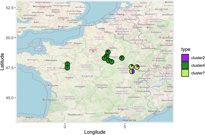 Geographical map showing the distribution of the genetic clusters identified by DAPC at K = 7 in the Phelipanche ramosa populations sampled from hemp fields.