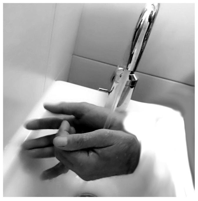 PMC10418408 – healthcare-11-02144-f002